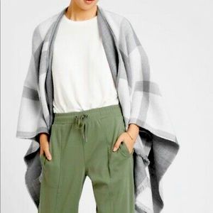 Banana Republic woman poncho